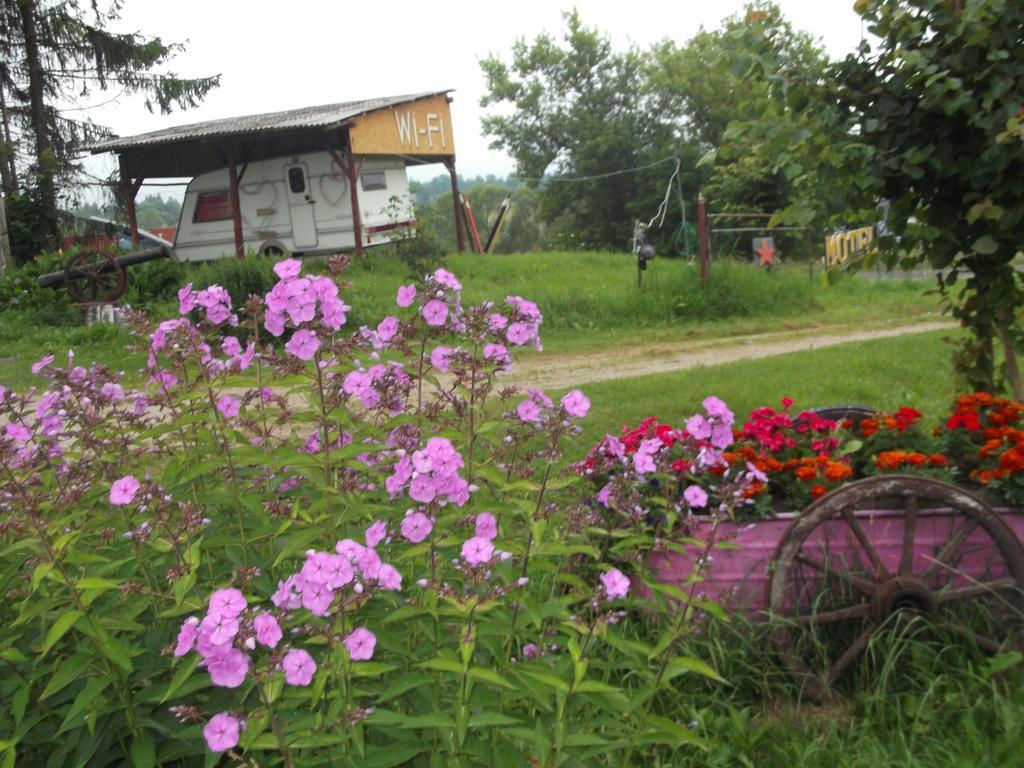Piekalne Hotel Kalniesi Exterior photo